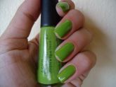 Esmalte sombra e água fresca